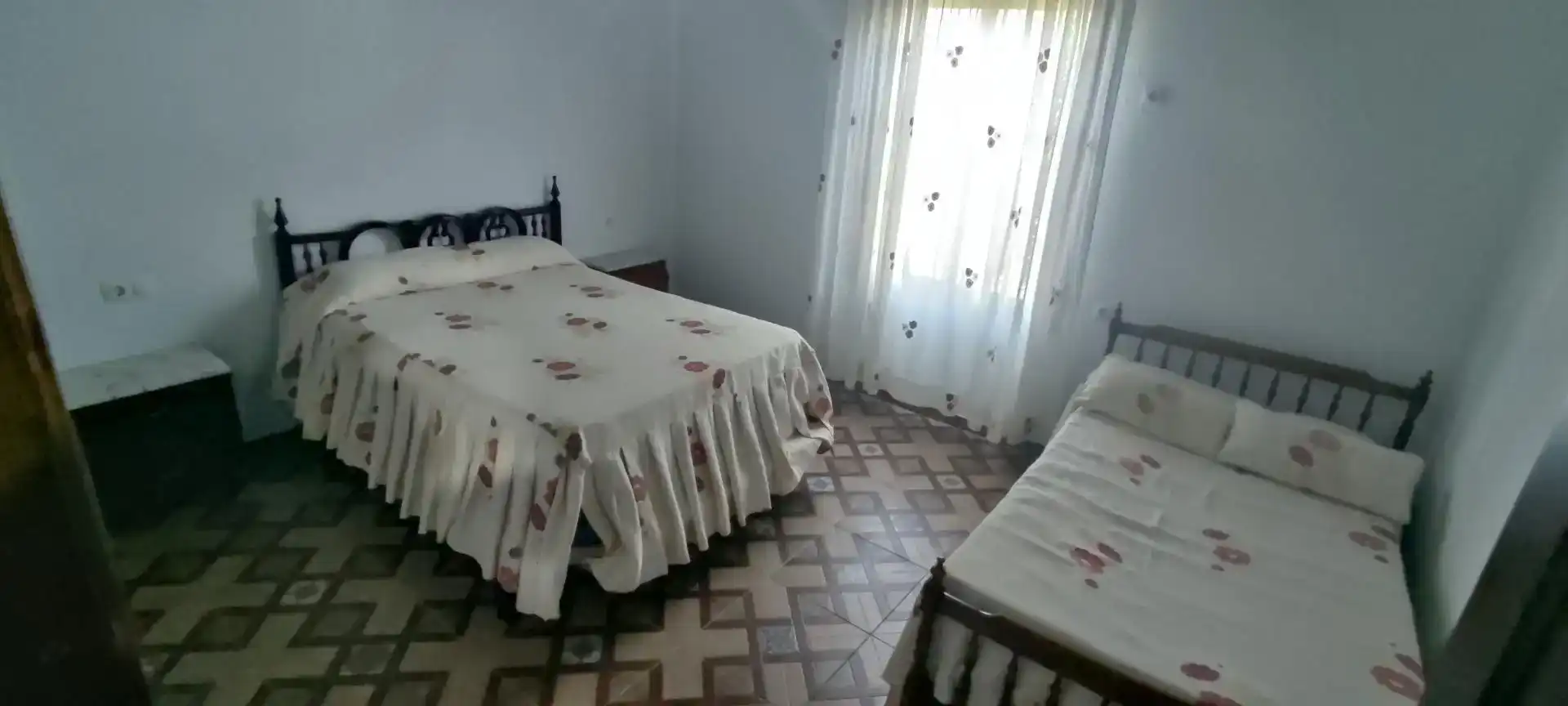 Dormitori de Finca rústica en venda en El Coronil amb Aire condicionat, Jardí privat i Piscina