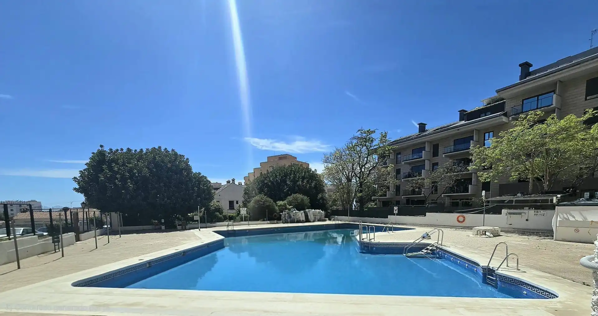 Schwimmbecken von Wohnung zum Verkauf in Benalmádena mit Privatgarten, Möbliert und Gemeinschaftspool