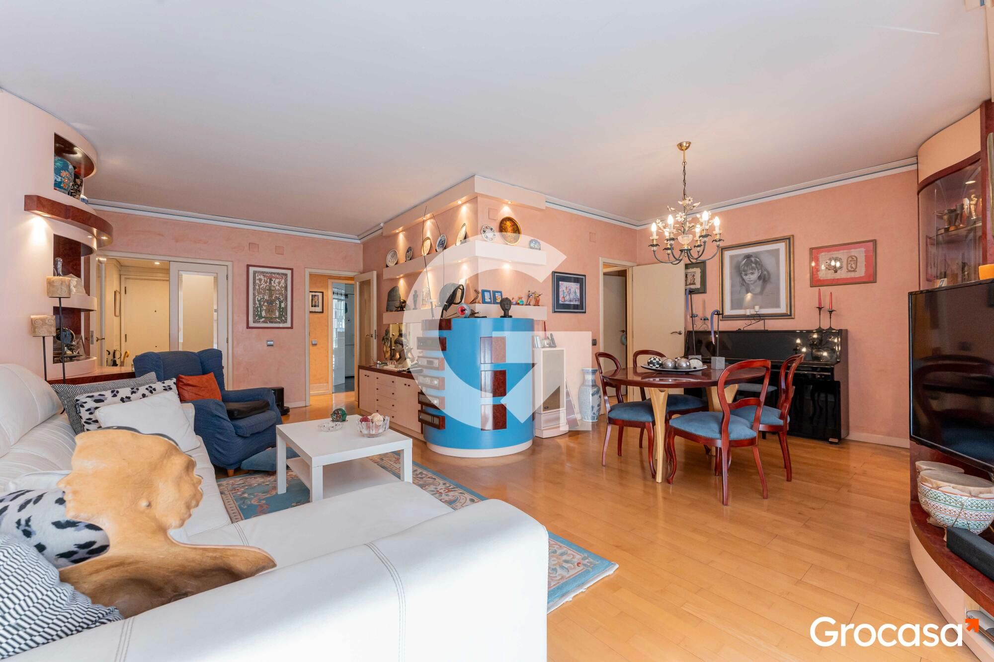 Sala d'estar de Pis en venda en Cornellà de Llobregat amb Calefacció, Moblat i Forn