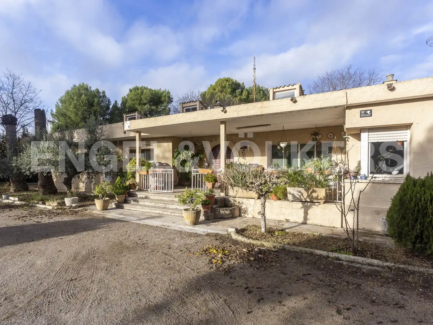 Vista exterior de Finca rústica en venda en Banyeres del Penedès amb Aire condicionat, Calefacció i Jardí privat