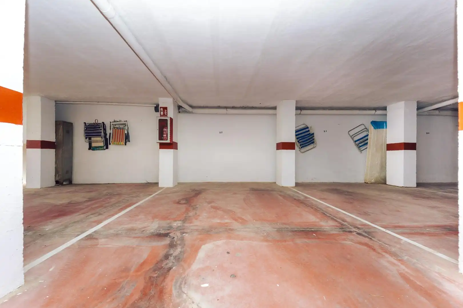 Parkplatz von Dachboden zum Verkauf in Salobreña mit Privatgarten, Terrasse und Balkon