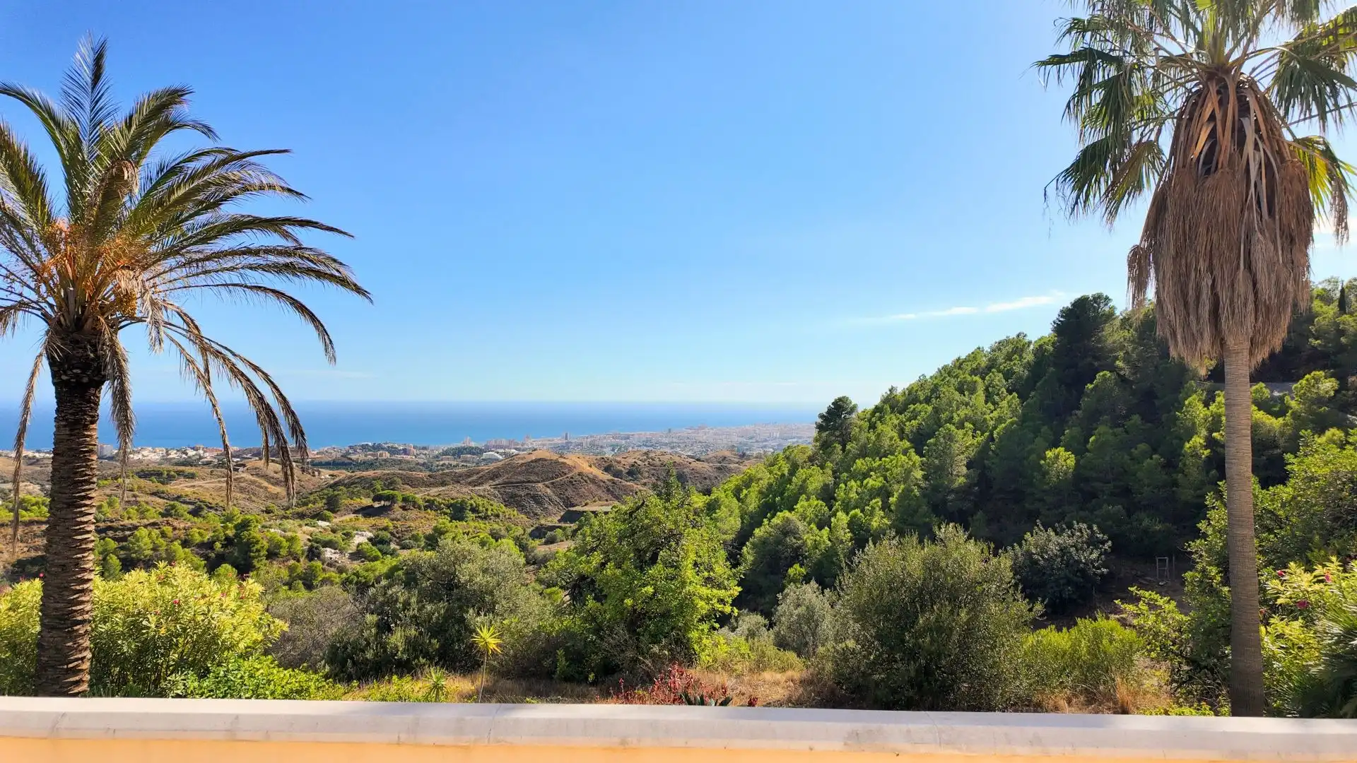 Vista exterior de Finca rústica en venda en Mijas amb Aire condicionat, Traster i Piscina