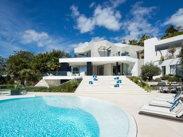 Chalet con piscina en venta en La Quinta