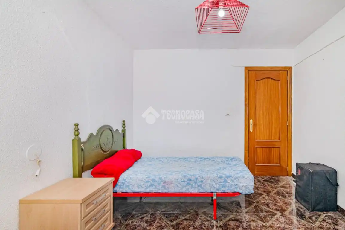Dormitori de Pis en venda en Loja amb Traster