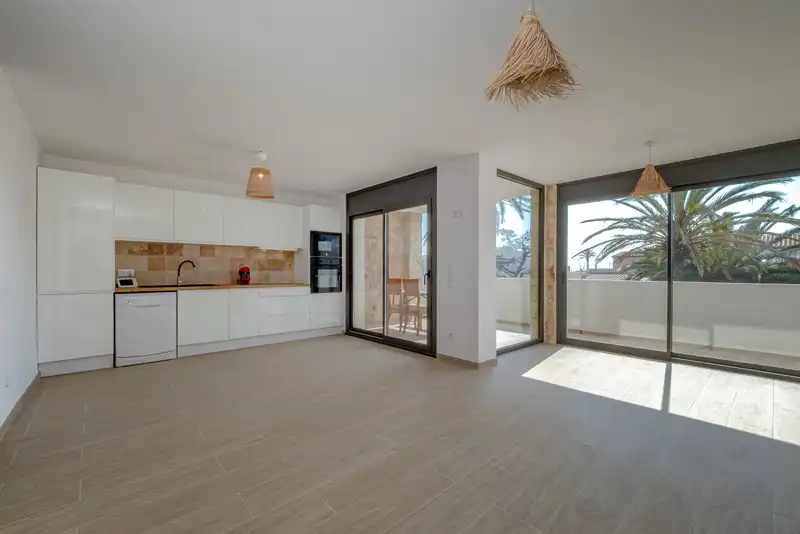 Living room of Attic for sale in Empuriabrava  with Air Conditioner, Heating and Private garden