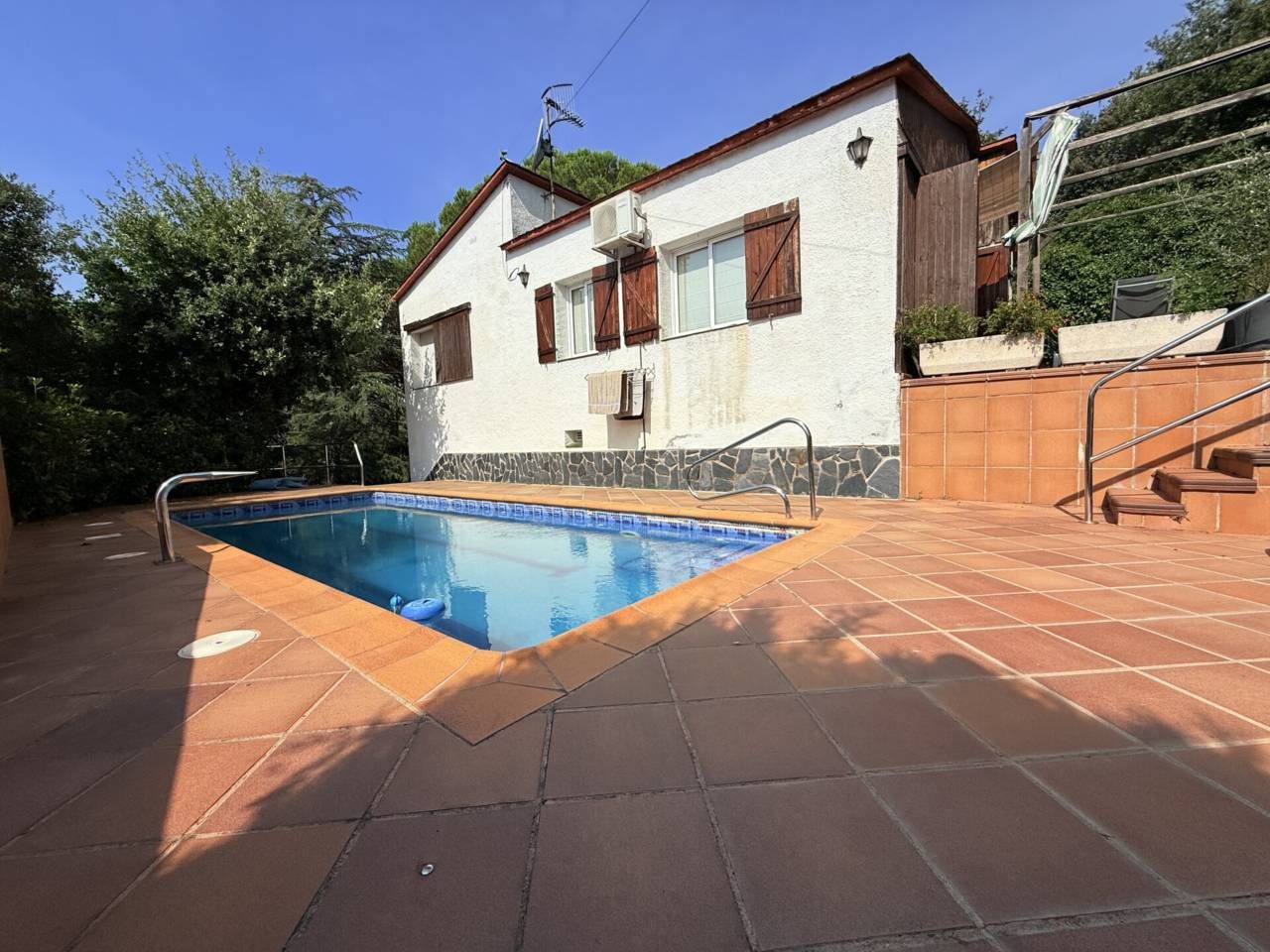 Piscina de Casa o xalet en venda en Riells i Viabrea amb Aire condicionat, Calefacció i Terrassa