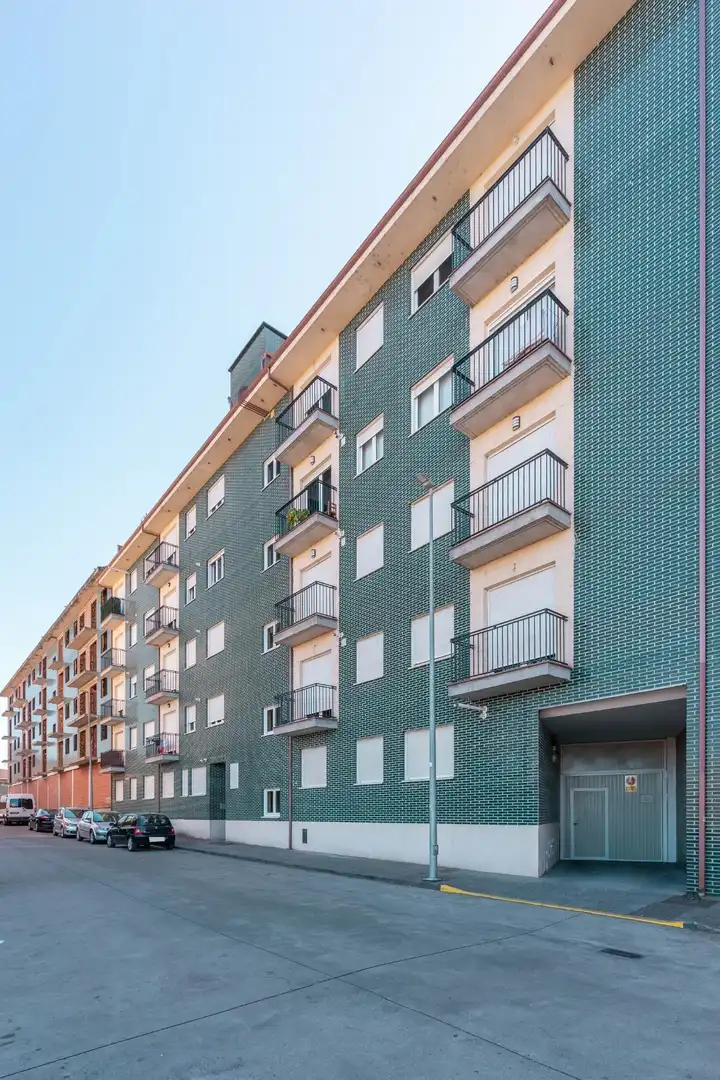 Außenansicht von Wohnung zum Verkauf in Valencia de Don Juan mit Heizung