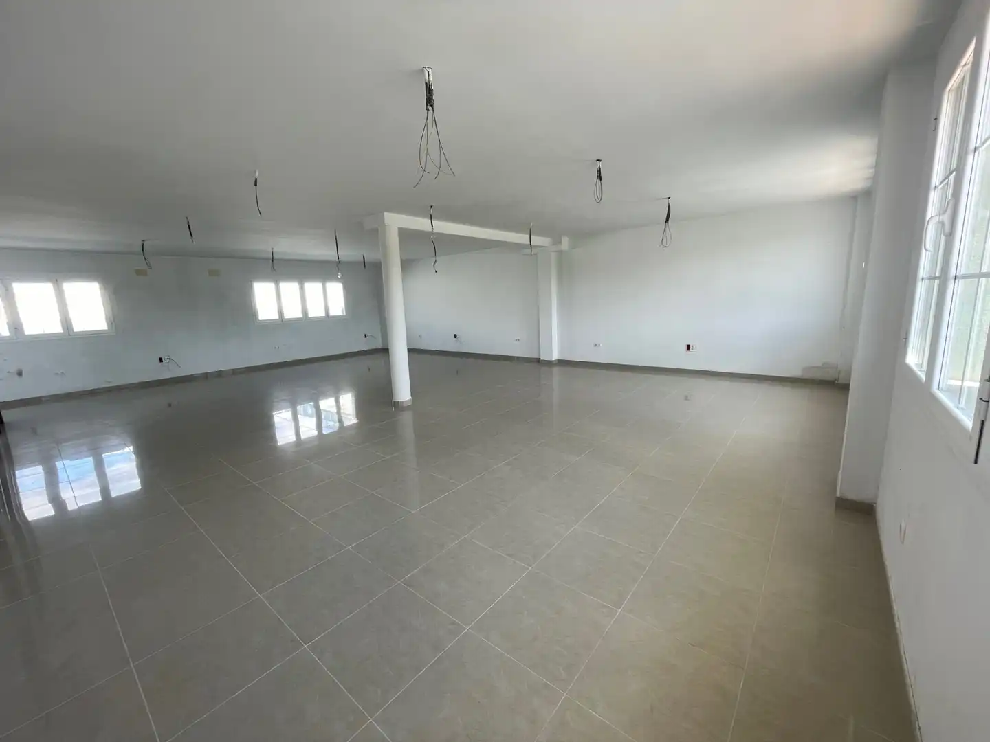 Local comercial en venda a Calle Leonardo Da Vinci 16, imagen 5