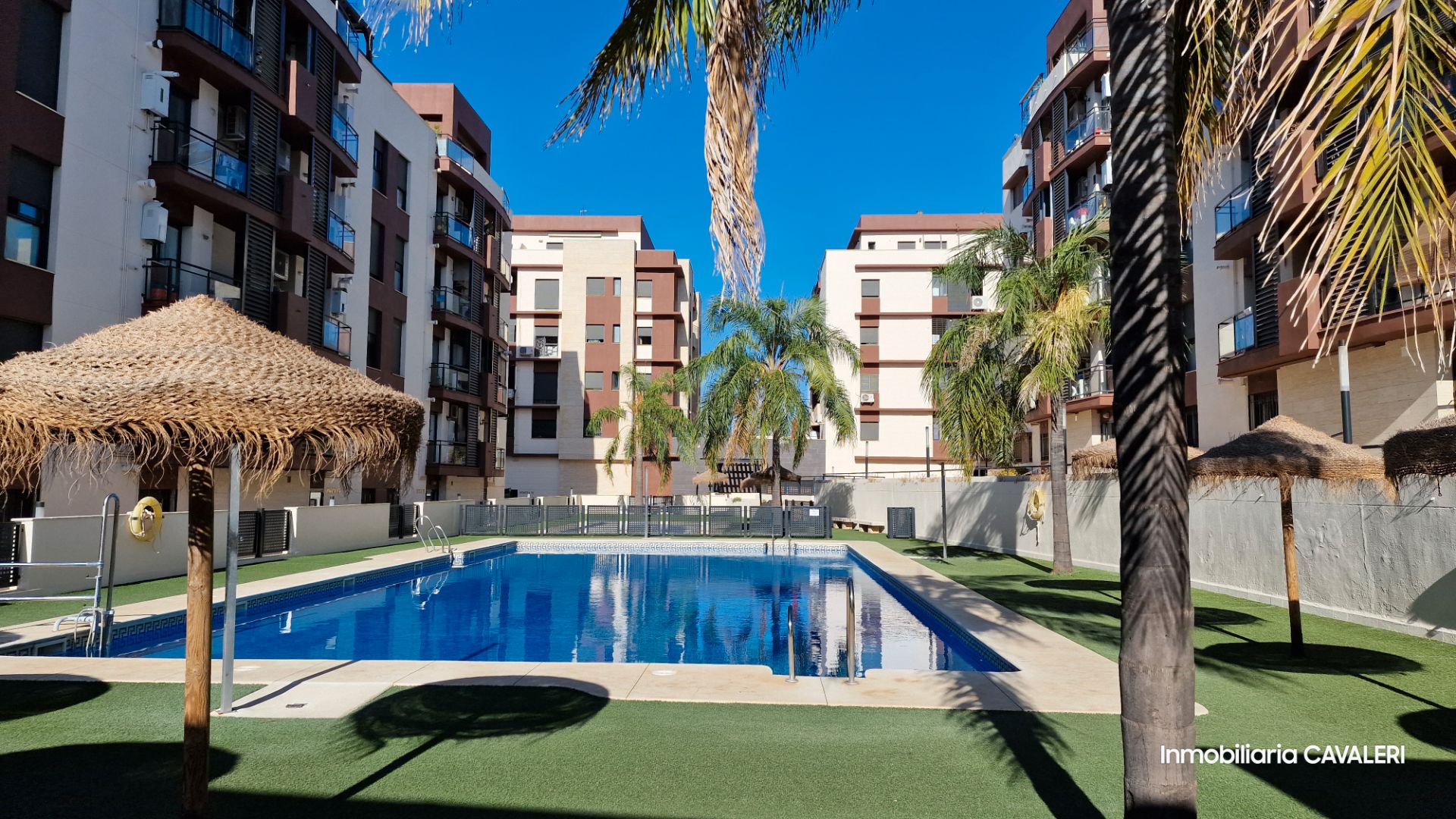 Piscina de Piso de alquiler en Mairena del Aljarafe con Aire acondicionado, Amueblado y Piscina comunitaria