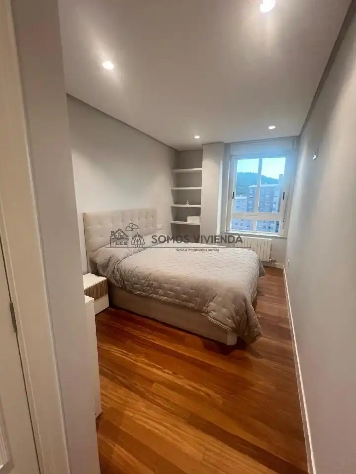 Dormitori de Apartament en venda en Ourense Capital  amb Calefacció