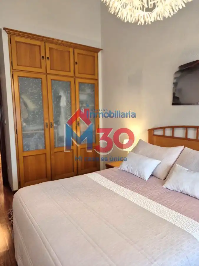 Dormitori de Casa adosada en venda en Miranda de Ebro amb Calefacció, Terrassa i Traster