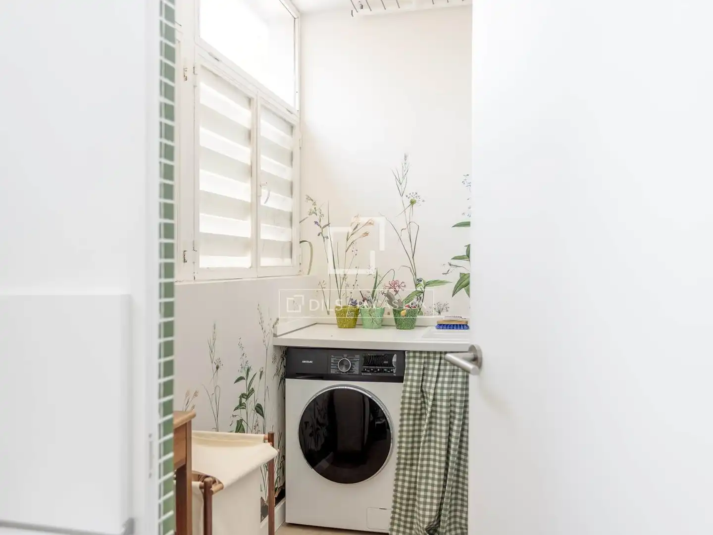 Bathroom of Flat for rent in Madrid  with Air Conditioner, Heating and Private garden