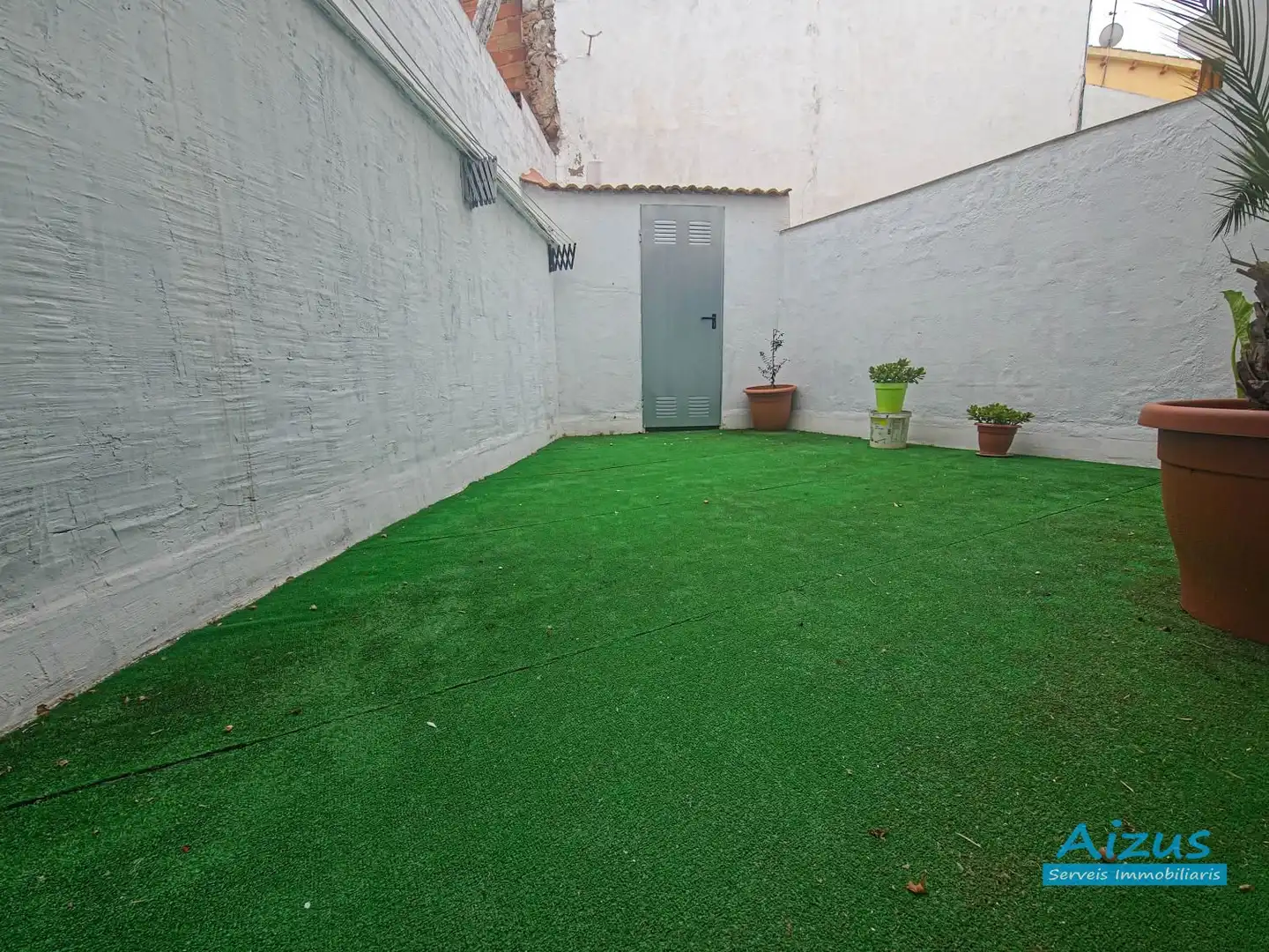 Jardí de Casa adosada en venda en Ripollet amb Aire condicionat, Calefacció i Forn