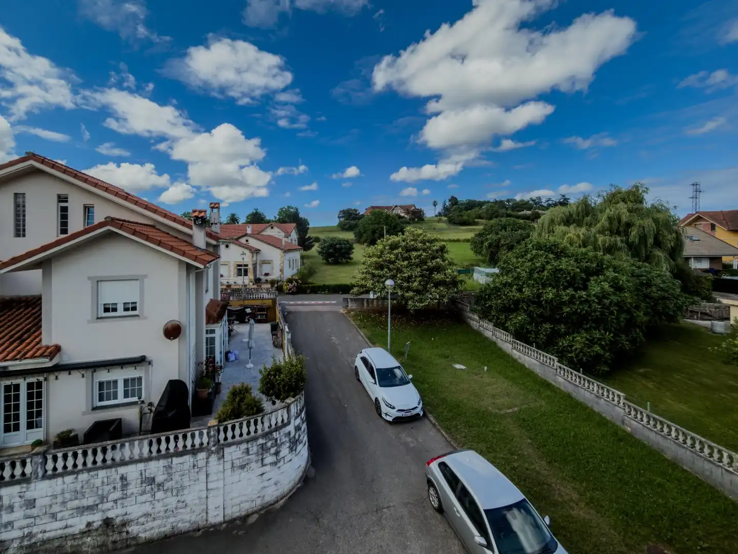 Vista exterior de Casa adosada en venda en Villaescusa (Cantabria) amb Calefacció i Parquet