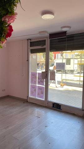 Local comercial en Alquiler en Carrer de Felip II, 193 en El Congrés i els Indians