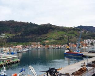 Vista exterior de Pis en venda en Donostia - San Sebastián  amb Balcó