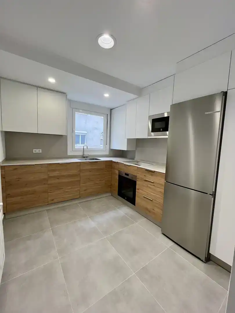 Cocina de Piso en venta en Ourense Capital  con Parquet y Balcón