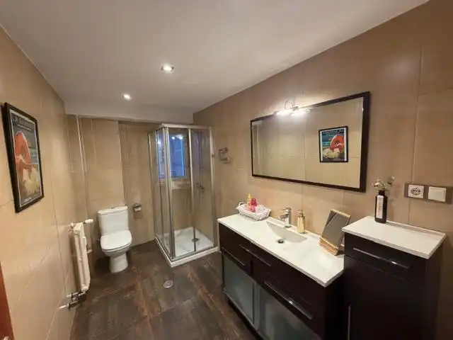 Baño de Piso en venta en León Capital  con Calefacción, Parquet y Terraza