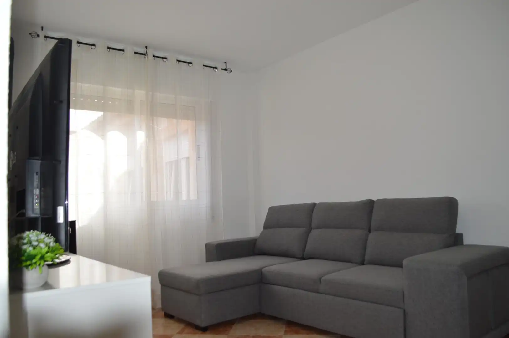 Sala d'estar de Pis de lloguer en Peligros amb Aire condicionat, Calefacció i Moblat