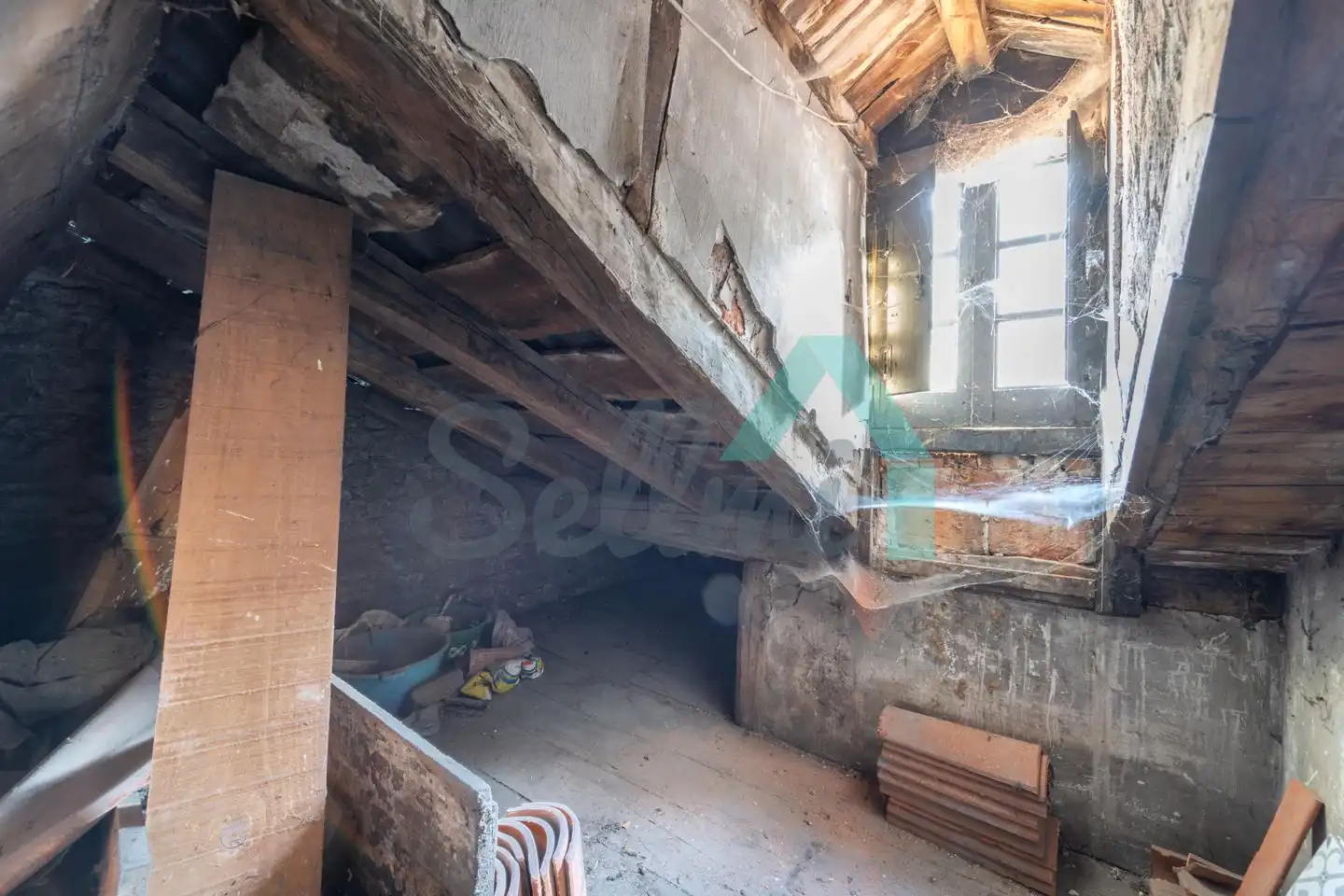 Casa adosada en venta en Quirós con Parquet y Trastero