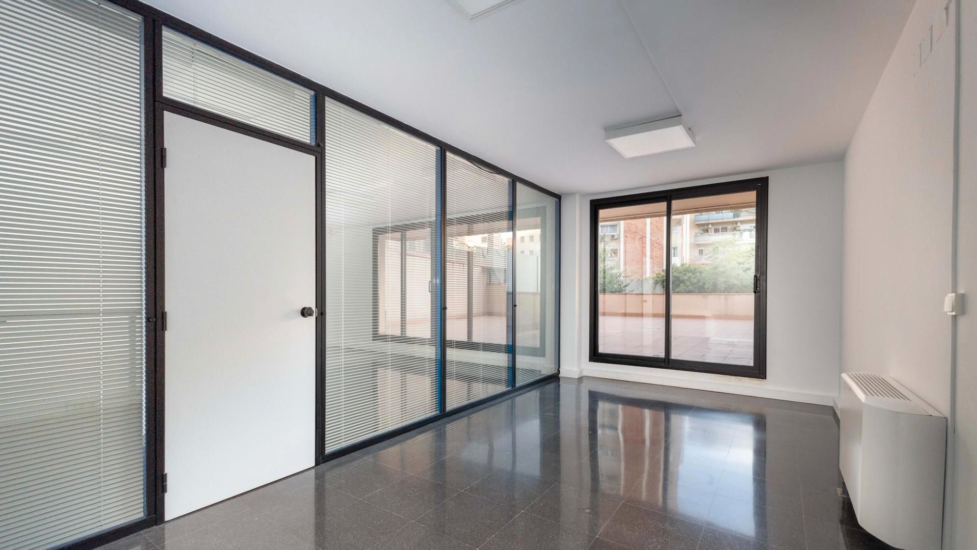 Oficina de lloguer en  Barcelona Capital amb Aire condicionat i Terrassa