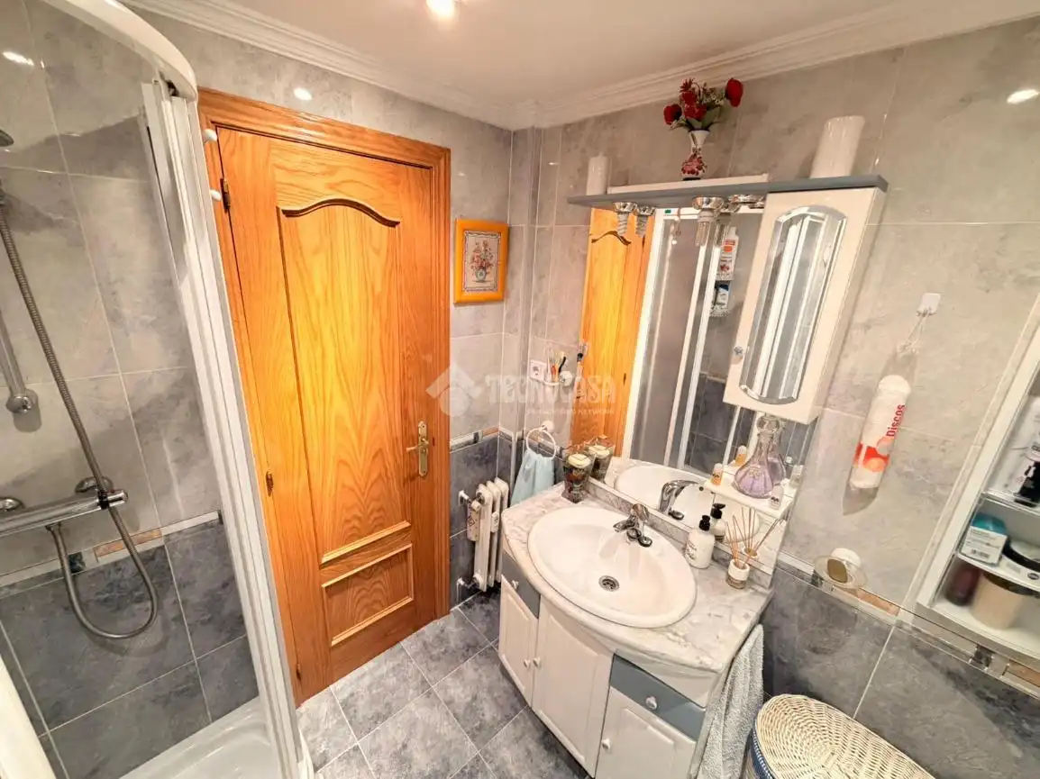 Baño de Piso en venta en Torrejón de Ardoz con Aire acondicionado, Parquet y Terraza