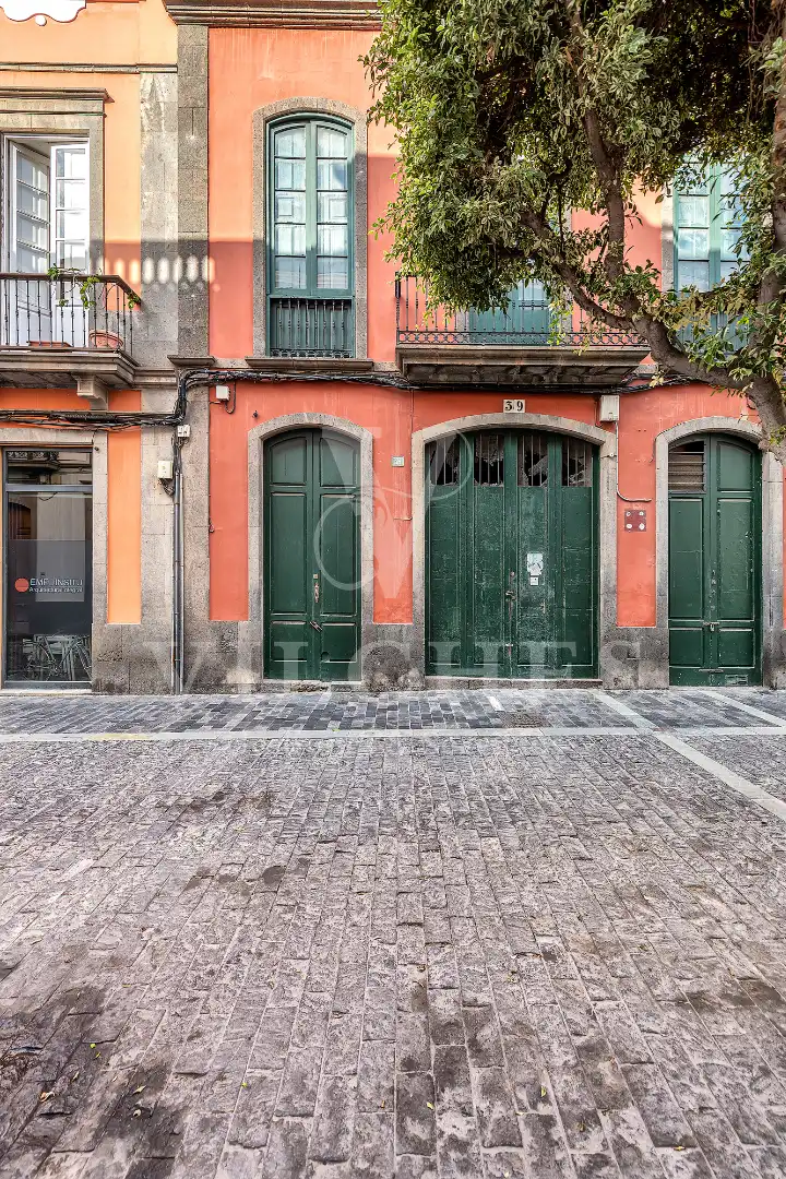 Vista exterior de Casa adosada en venta en Las Palmas de Gran Canaria con Terraza y Balcón