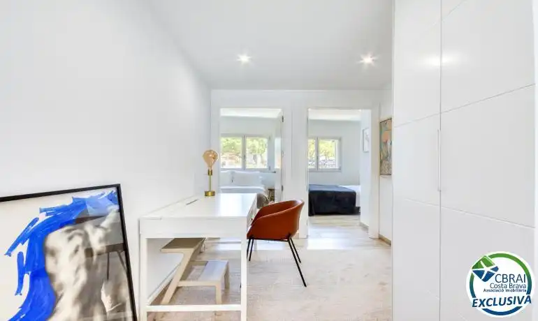 Dormitori de Apartament en venda en Roses