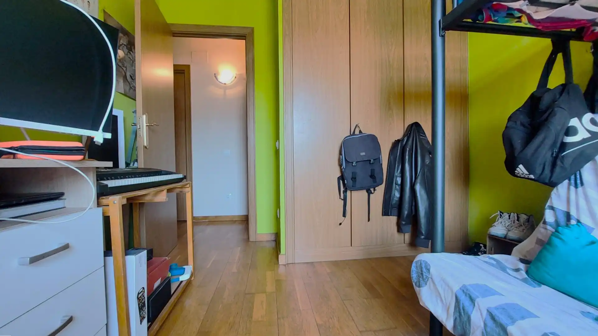 Dormitori de Pis en venda en Terrassa amb Calefacció, Parquet i Terrassa