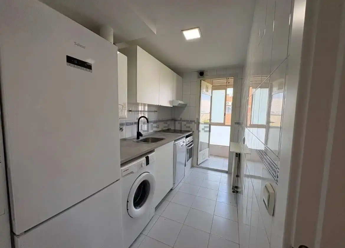 Cocina de Piso de alquiler en Madrid con Aire acondicionado y Balcón