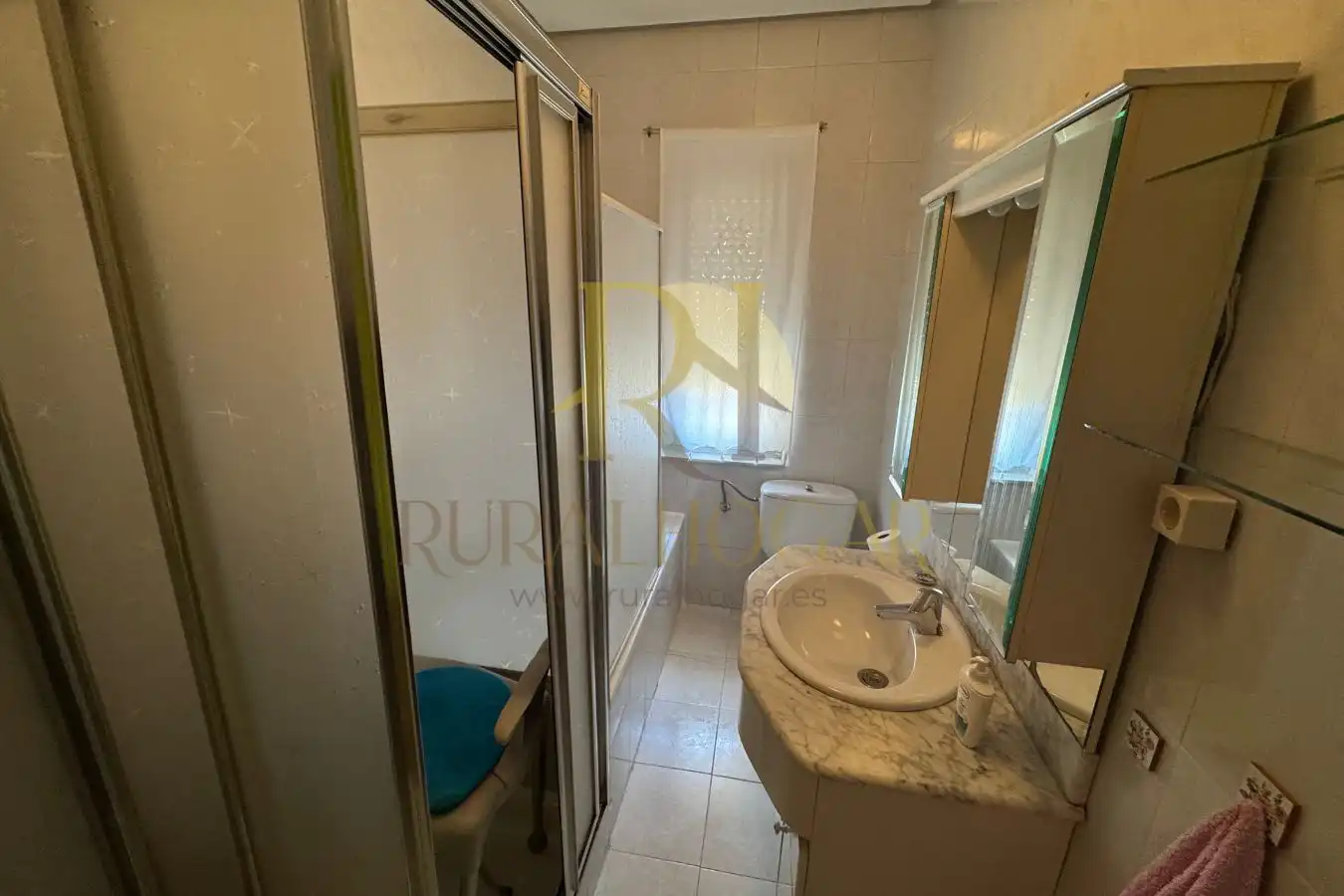 Bathroom of Houses for sale in León Capital   with Heating, Private garden and Parquet flooring