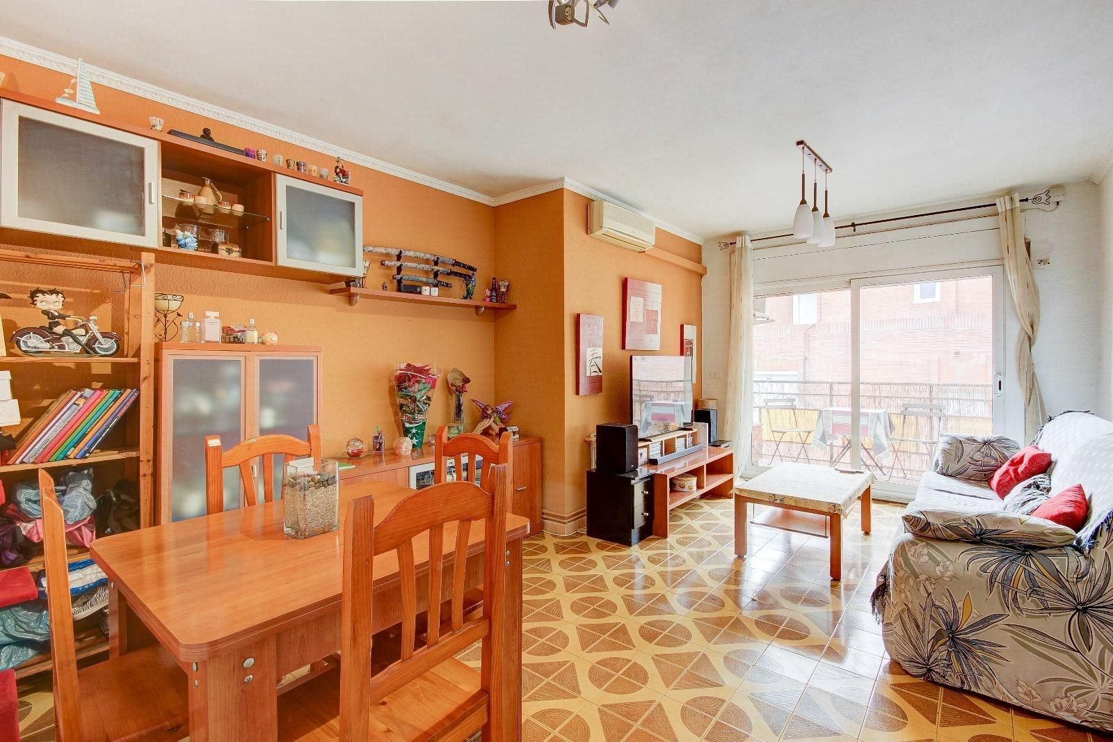 Sala d'estar de Àtic en venda en Barberà del Vallès amb Aire condicionat, Calefacció i Balcó
