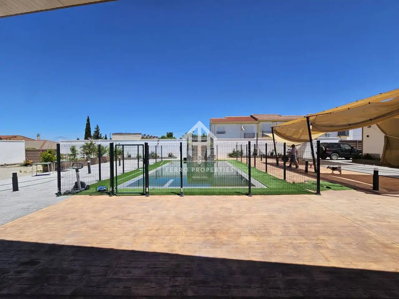 Piscina de Local en venta en Chimeneas con Aire acondicionado
