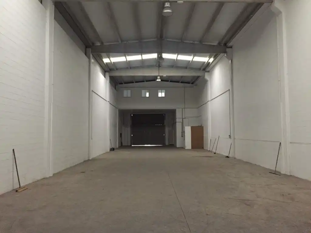 Industriegebäude zur Miete in Rúa Xesta