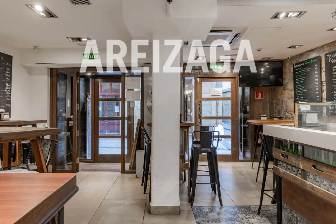 Local de lloguer en Donostia - San Sebastián  amb Moblat