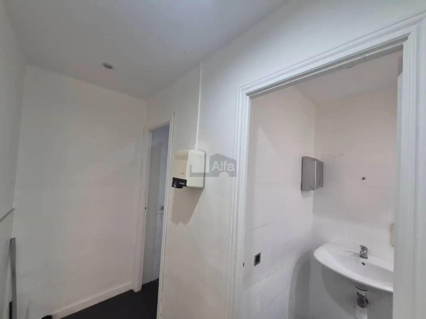 Baño de Local de alquiler en Tavernes Blanques con Aire acondicionado y Calefacción