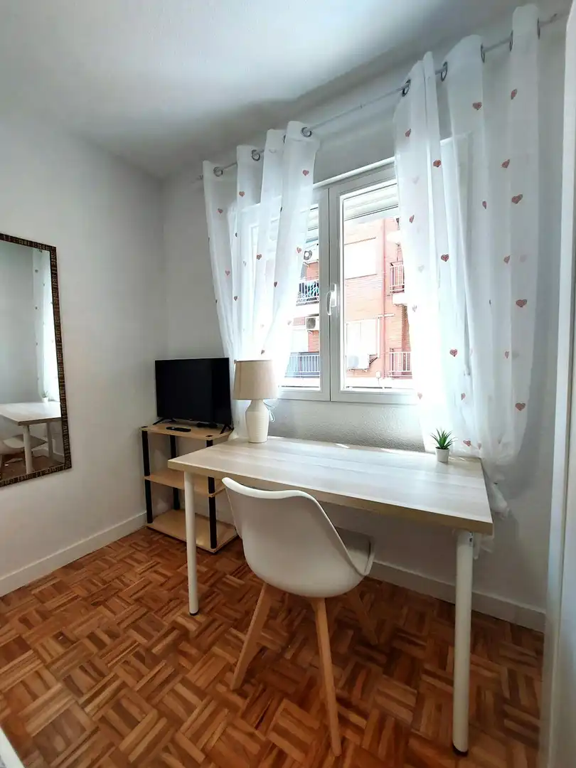 Bedroom of Flat for share in Getafe  with Heating, Washing machine and TV