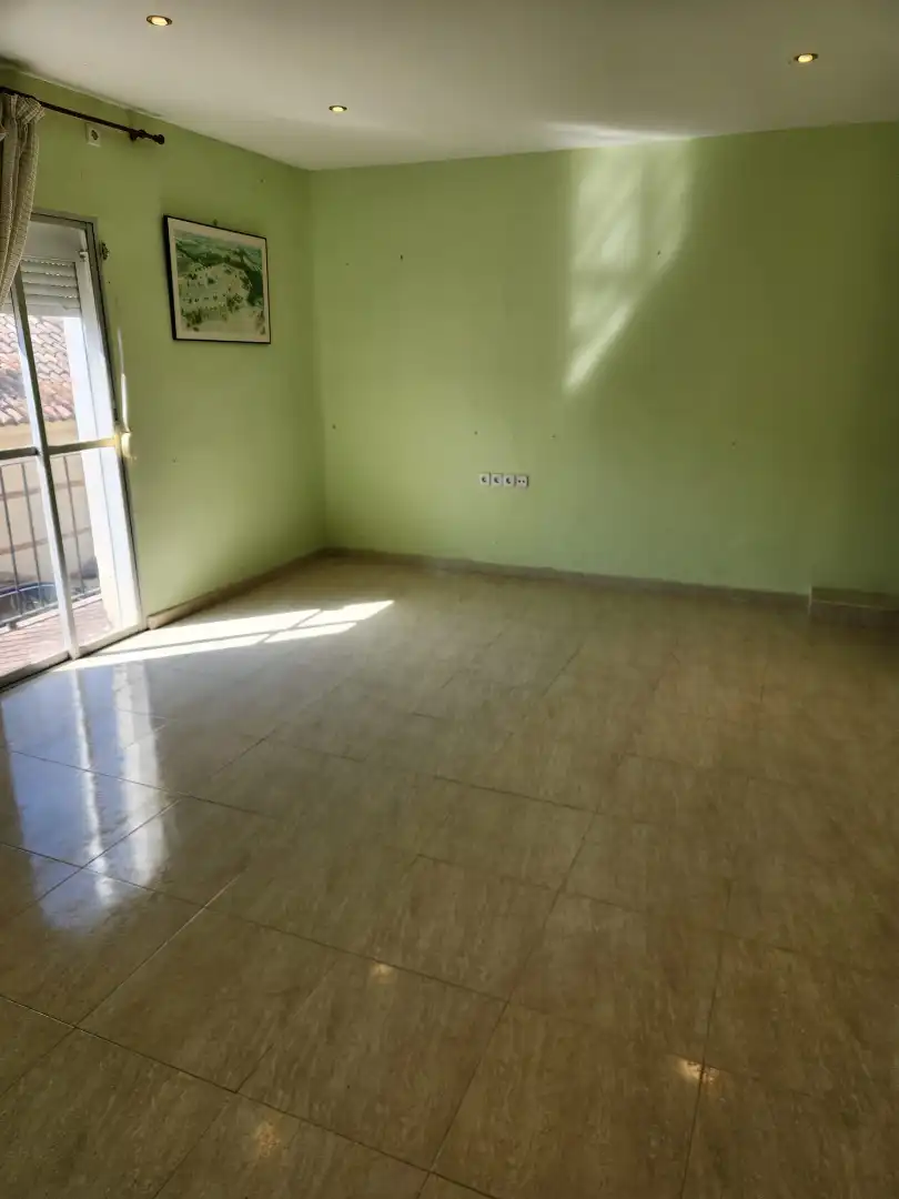 Dormitori de Casa adosada en venda en Aranjuez amb Jardí privat, Moblat i Alarma