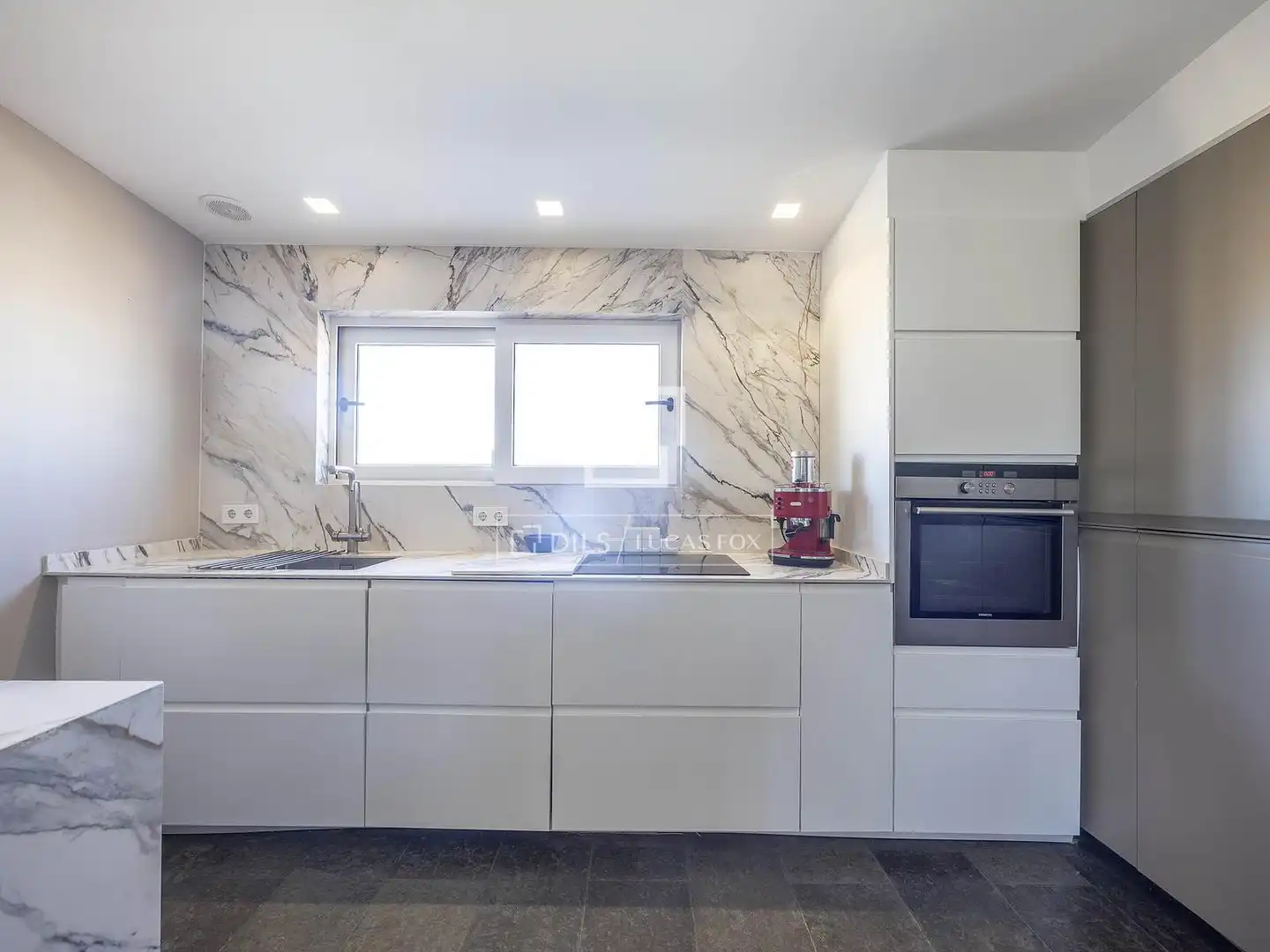 Küche von Dachboden zum Verkauf in Valencia del Ventoso mit Klimaanlage, Terrasse und Balkon