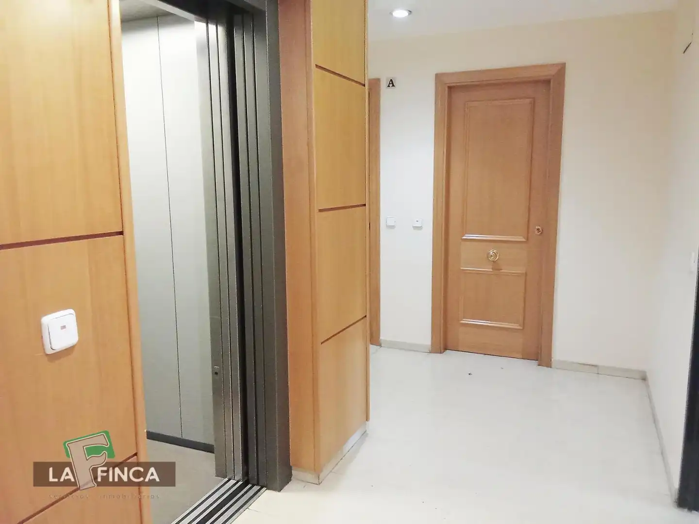 Pis en venda en Oviedo  amb Calefacció, Parquet i Terrassa