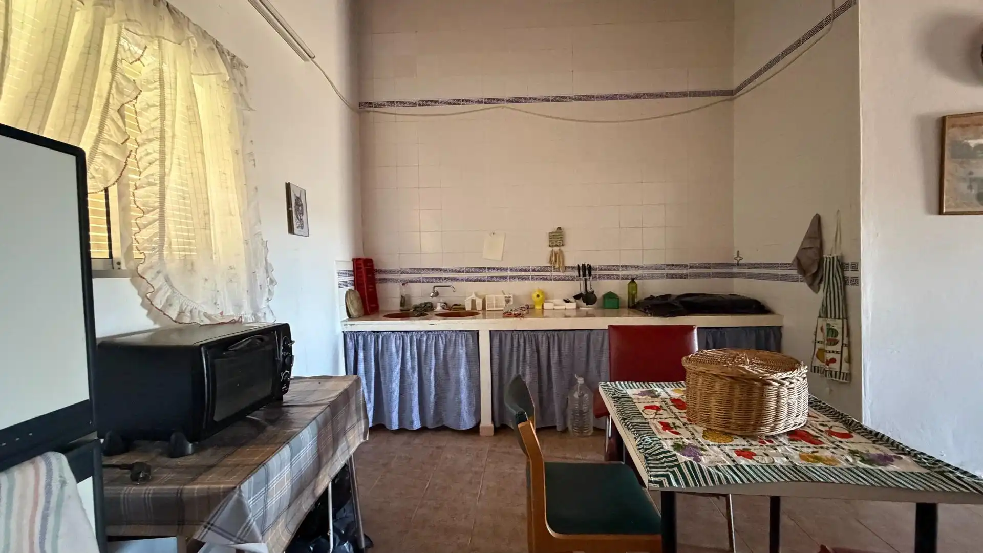 Cuina de Finca rústica en venda en Puebla de Guzmán amb Jardí privat i Moblat