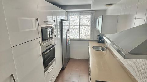 Foto 4 de Piso en venta en Periodista Juan Tribuna, Colores - Entreparques, Sevilla Capital