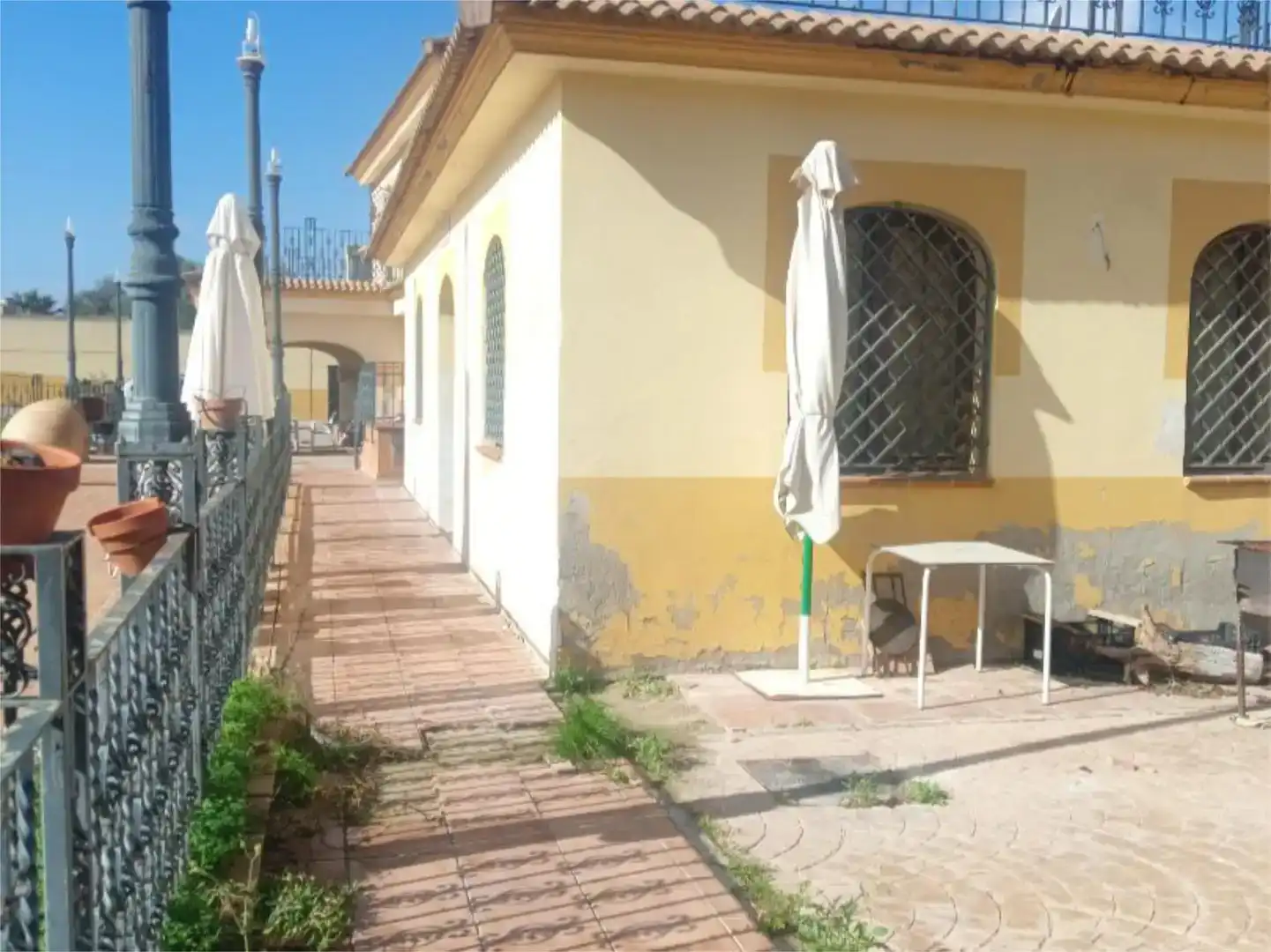 Außenansicht von Country house zum Verkauf in Alcalá de Guadaira mit Klimaanlage und Schwimmbad
