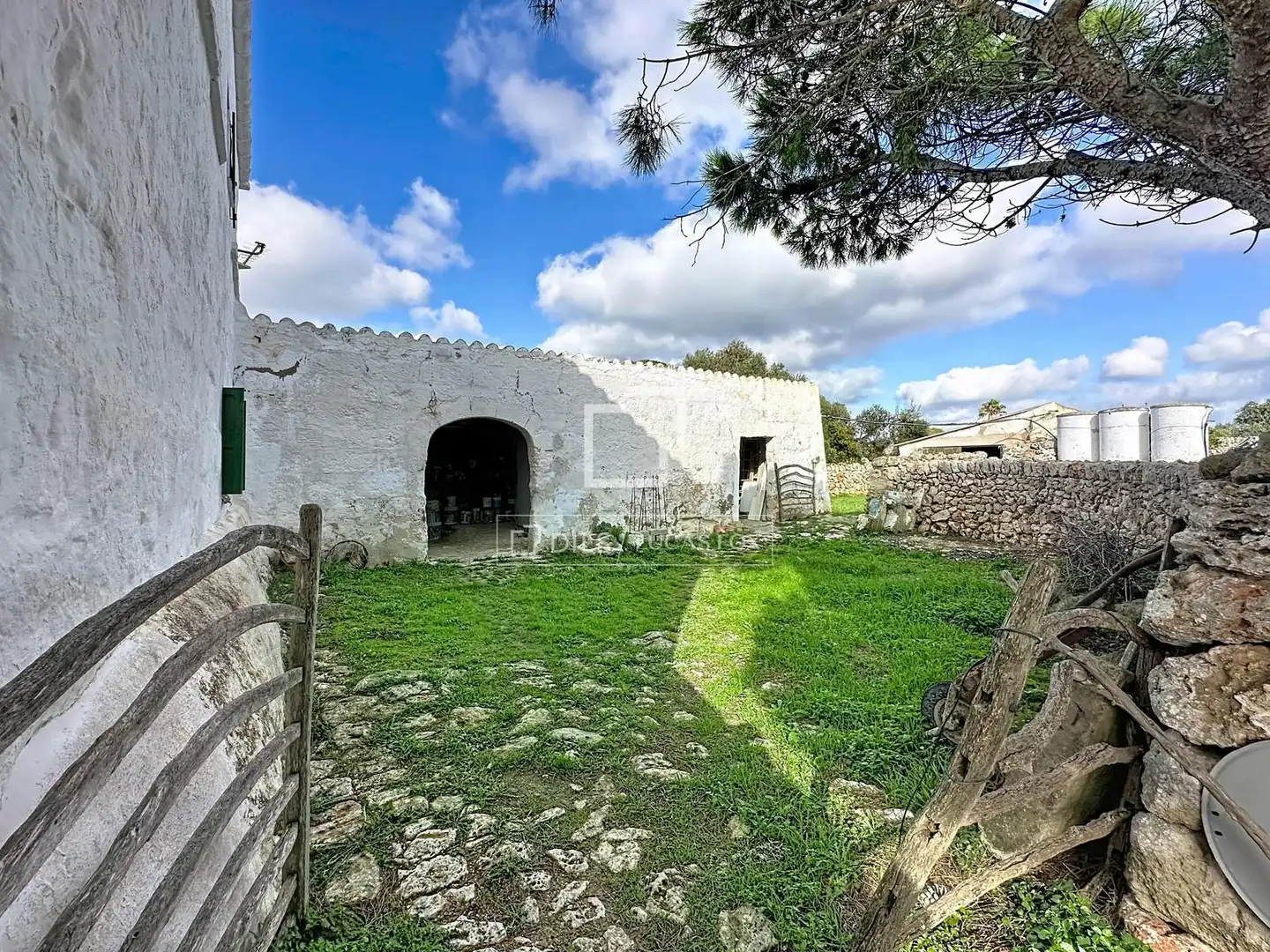 Garten von Country house zum Verkauf in Es Castell mit Privatgarten, Abstellraum und Balkon