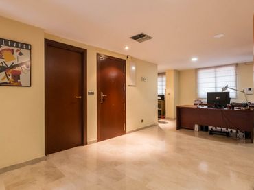Appartamento con balcone in vendita a Centro