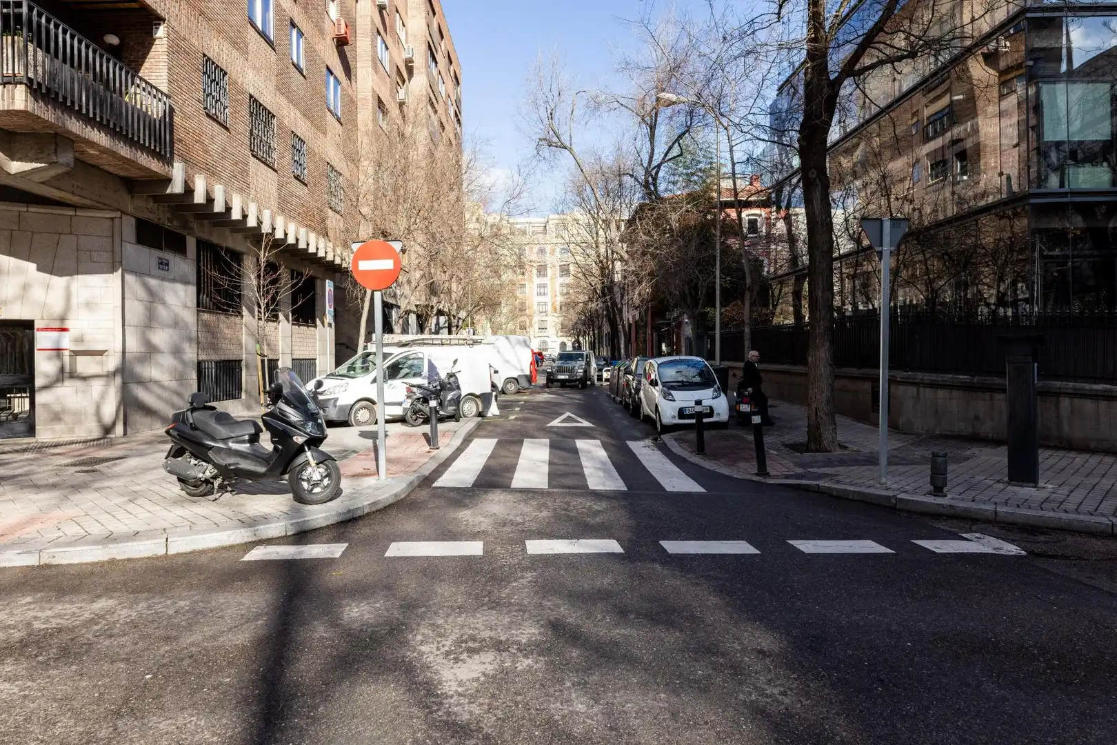 Außenansicht von Büro zur Miete in Madrid mit Klimaanlage und Heizung