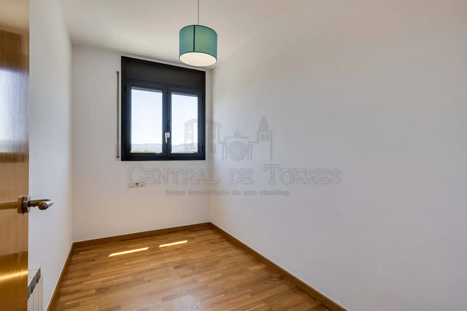 Bedroom of Flat for sale in Sant Cugat del Vallès  with Air Conditioner, Heating and Parquet flooring