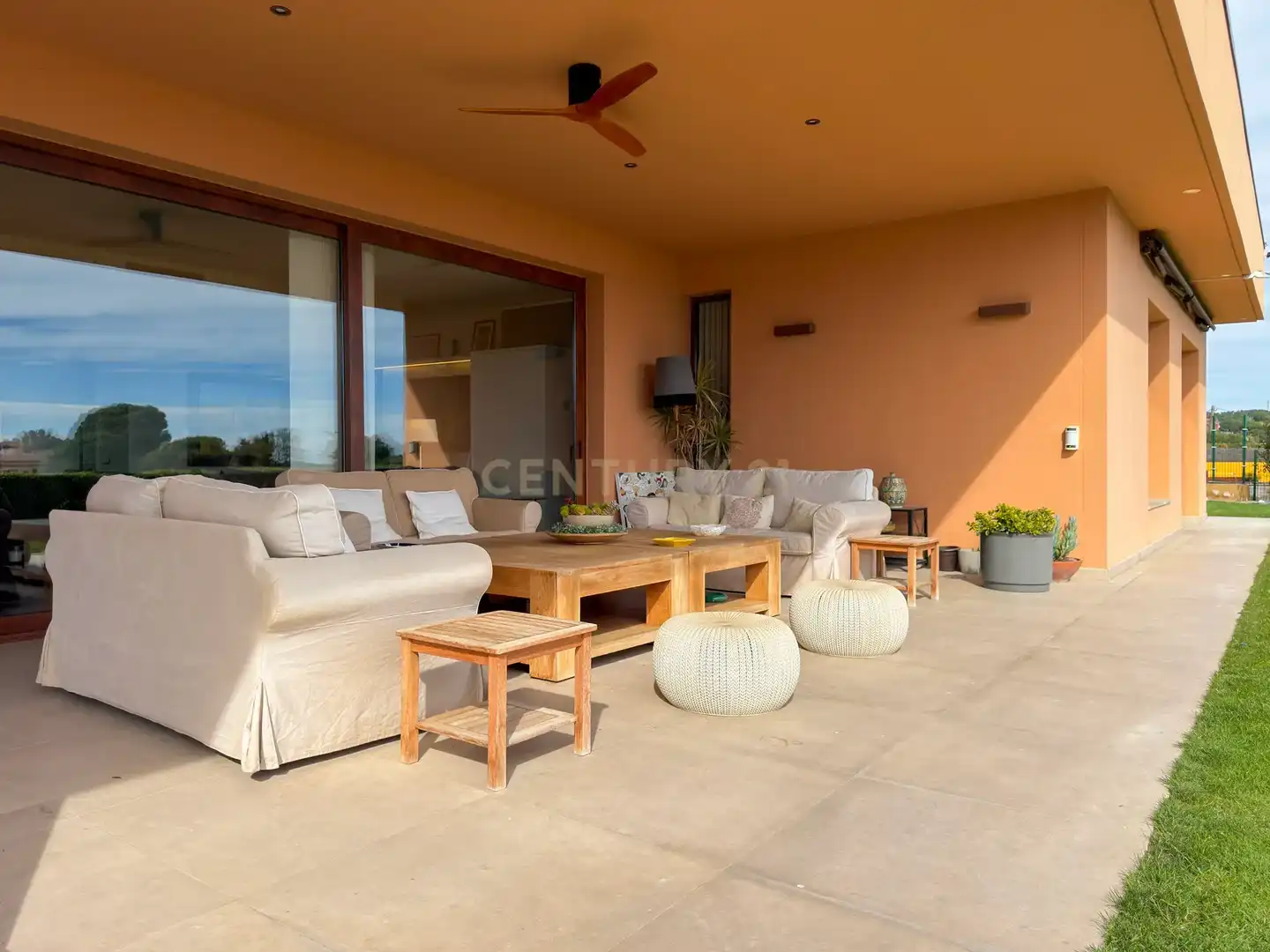 Terrassa de Casa o xalet en venda en Sant Vicenç de Montalt amb Aire condicionat, Jardí privat i Traster
