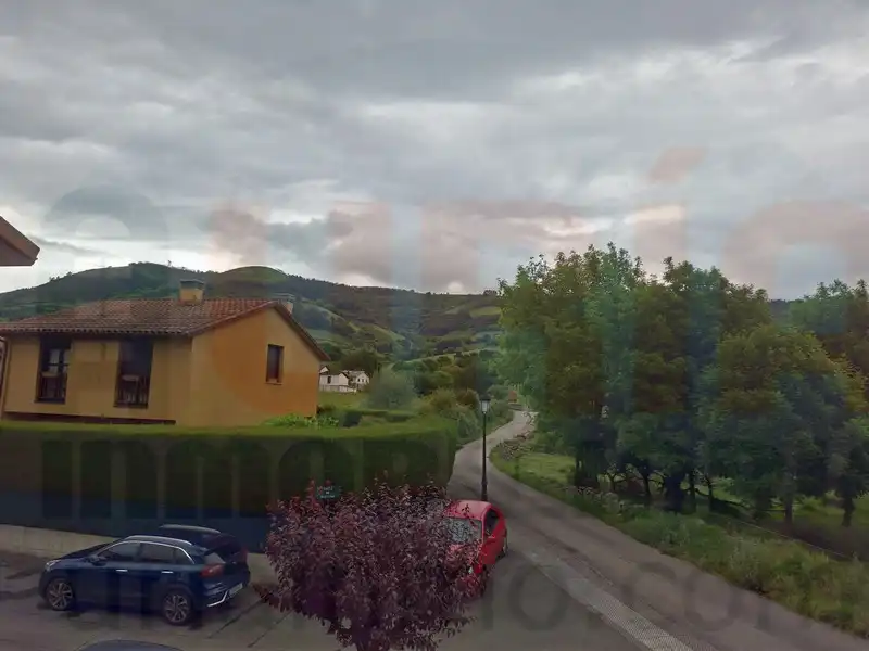 Casa o chalet en venta en Sariego con Calefacción, Terraza y Trastero