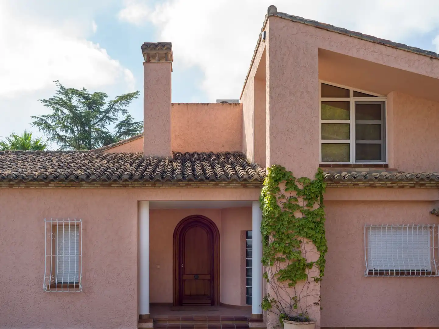 Vista exterior de Casa o xalet en venda en Ontinyent amb Aire condicionat, Calefacció i Jardí privat
